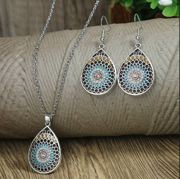 3pcs Earrings Plus Necklace Boho Style Jewelry Set Trendy Flower Carving In Waterdrop Shape Match Daily Outfit