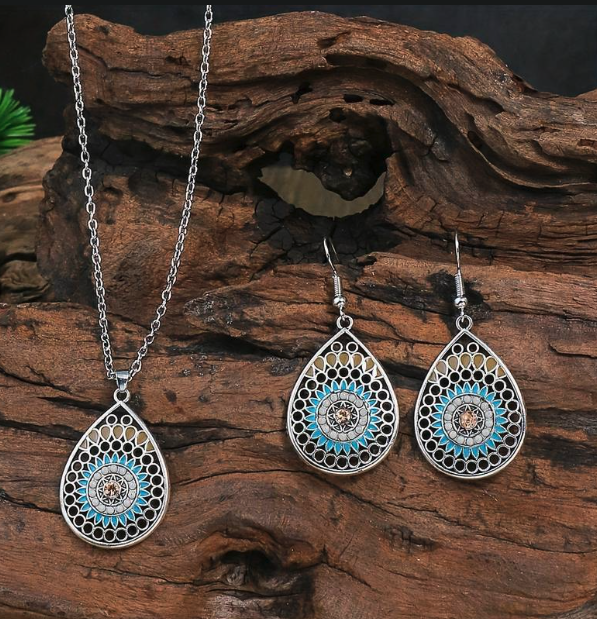 3pcs Earrings Plus Necklace Boho Style Jewelry Set Trendy Flower Carving In Waterdrop Shape Match Daily Outfit