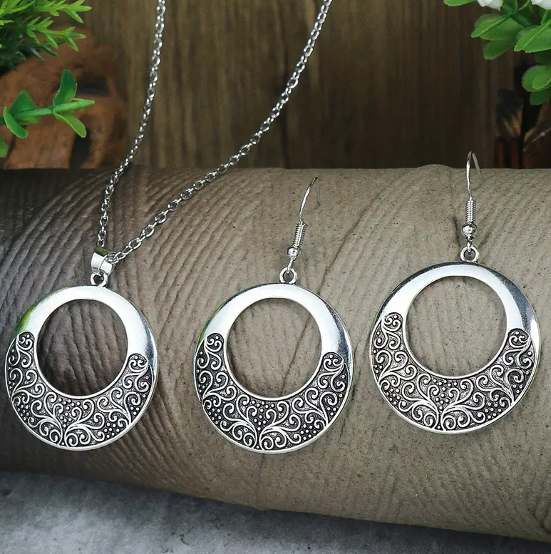 Earrings Plus Necklace Vintage Jewelry Set Detailed Carving On The Surface Zinc Alloy