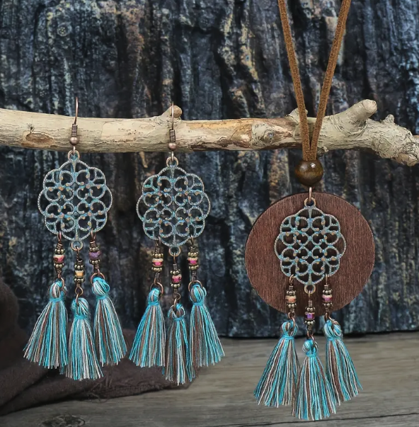 1 Pair Of Earrings + 1 Necklace Boho Style Jewelry Set Retro Hollow Flower Design